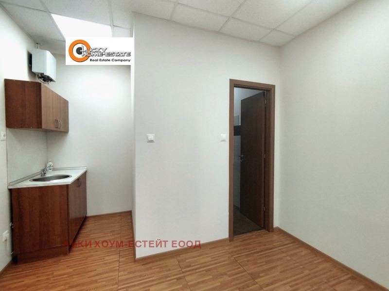 Издаје се  Канцеларија Софија , Младост 4 , 204 м2 | 10612994 - слика [10]