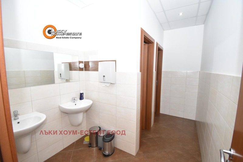 Издаје се  Канцеларија Софија , Младост 4 , 204 м2 | 10612994 - слика [11]