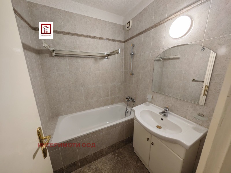 Издаје се  2 спаваће собе Софија , Центар , 116 м2 | 40209823 - слика [10]