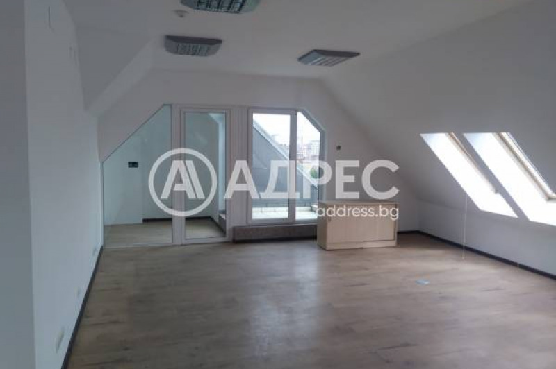 Kiadó  Hivatal Sofia , Hipodruma , 150 négyzetméter | 24582001