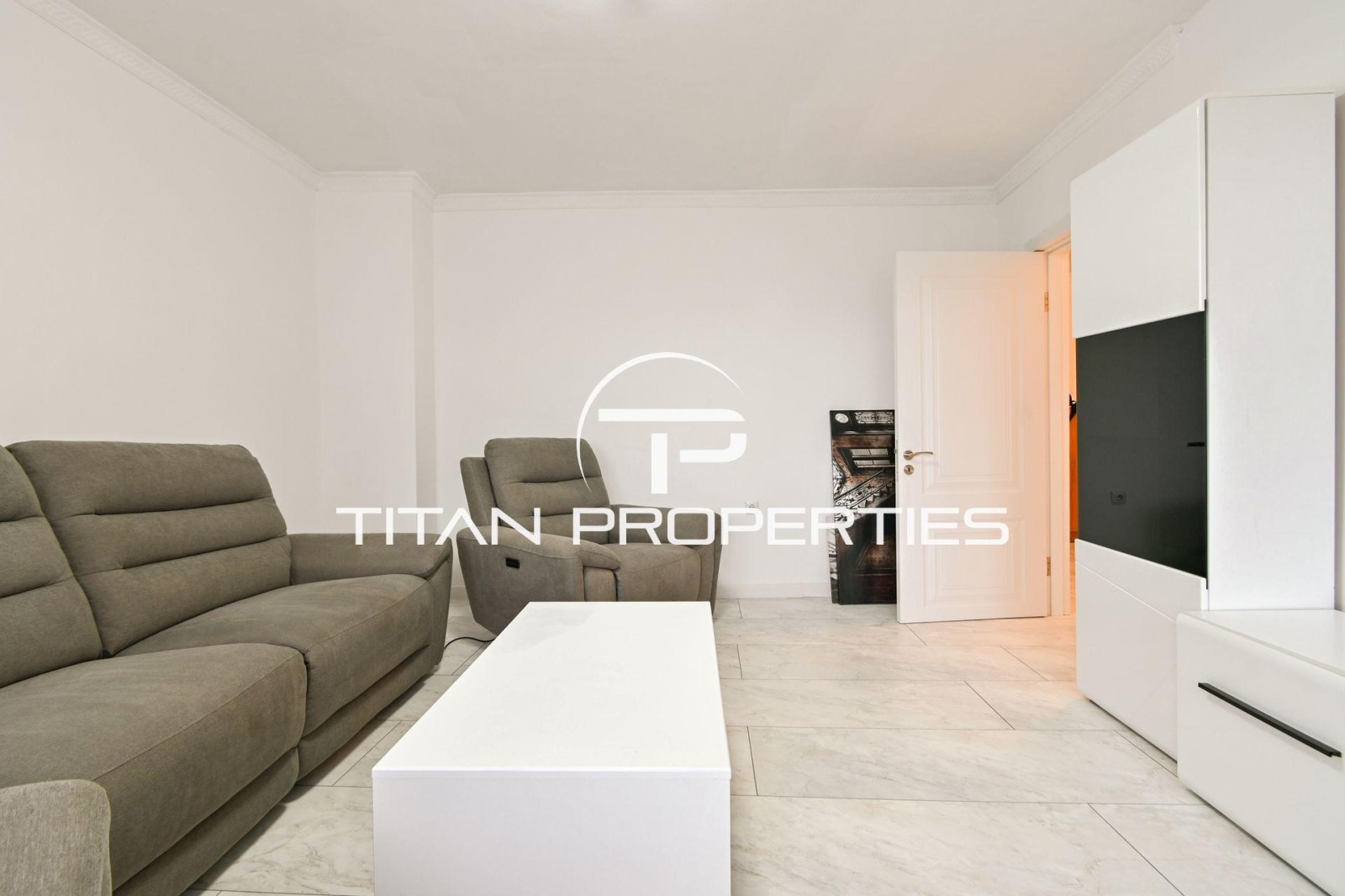 Дава под наем 3-СТАЕН, гр. София, Оборище, снимка 3 - Апартаменти - 54074676