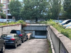 Гараге Света Троица, Софија 1