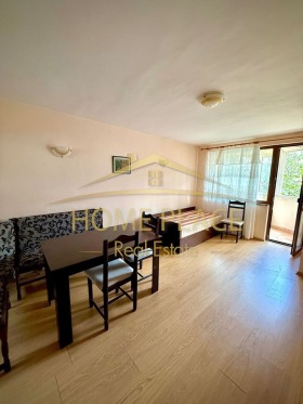 1 quarto Sportna zala, Varna