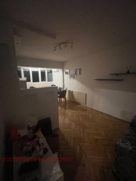 1 chambre Chirok tsentar, Rouse 14