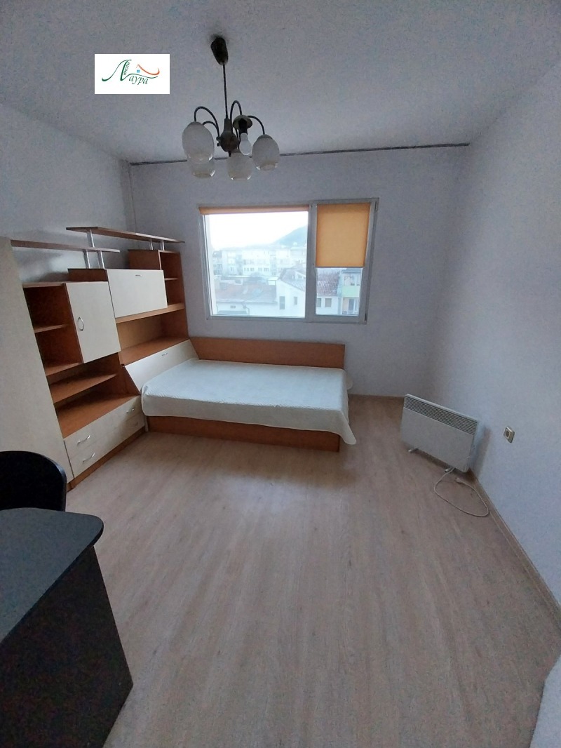 Издаје се  1 спаваћа соба Шумен , Центар , 65 м2 | 76901212 - слика [5]