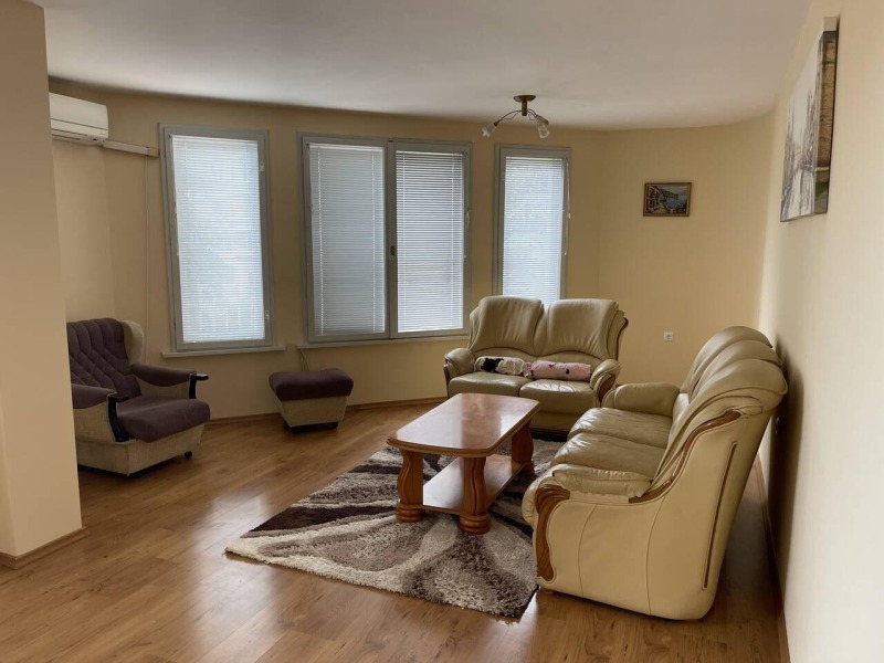 A louer  2 chambres Bourgas , Slaveikov , 120 m² | 92097778 - image [3]