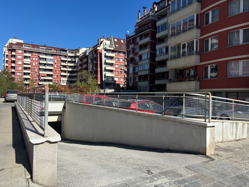 Kiadó  Garázs Sofia , Mladost 4 , 20 négyzetméter | 78629227