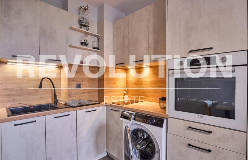 Дава под нем  2-стаен, град Пловдив, Тракия •  440 EUR • ID 55718370 — holmes.bg - [1] 