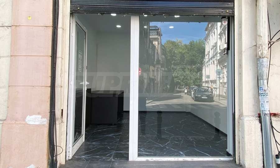Дава под наем МАГАЗИН, гр. Пловдив, Център, снимка 3 - Магазини - 55629156
