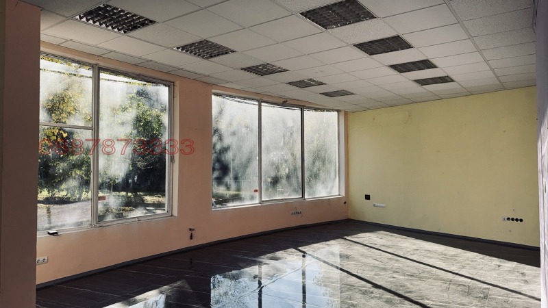 Дава под наем МАГАЗИН, гр. Бургас, Център, снимка 4 - Магазини - 52653536