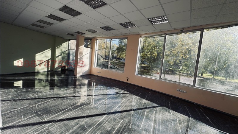 Дава под наем МАГАЗИН, гр. Бургас, Център, снимка 2 - Магазини - 52653536