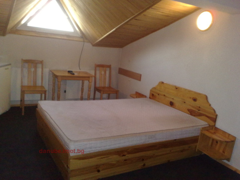 Zu vermieten  Zimmer Ruse , Druschba 3 , 25 qm | 80311926