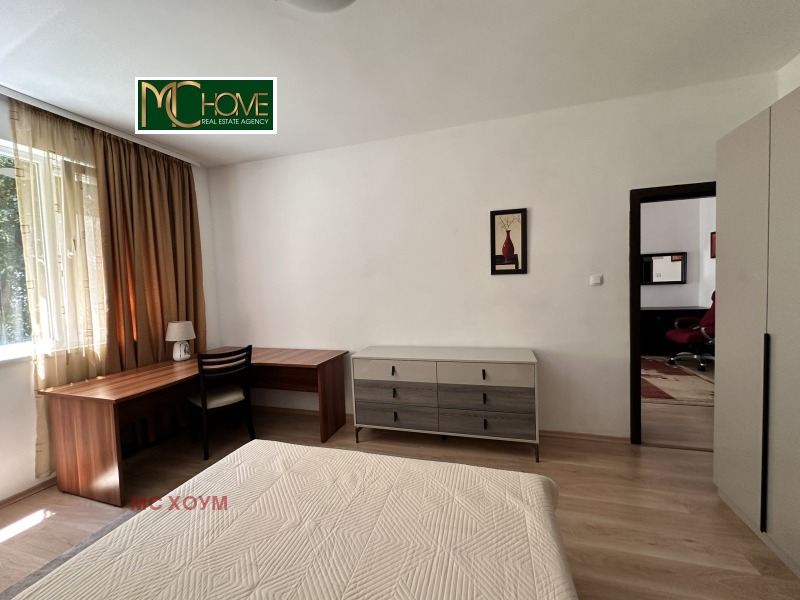 En renta  1 dormitorio Sofia , Tsentar , 70 metros cuadrados | 63142233 - imagen [4]