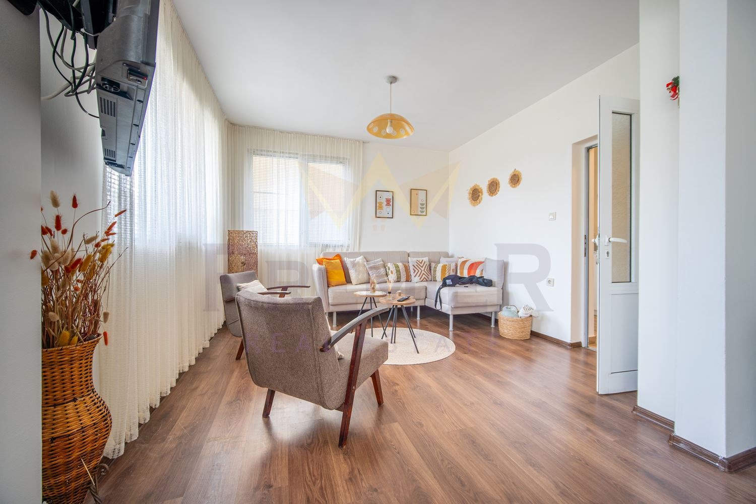 Дава под наем КЪЩА, гр. Бургас, Сарафово, снимка 3 - Къщи - 53899019