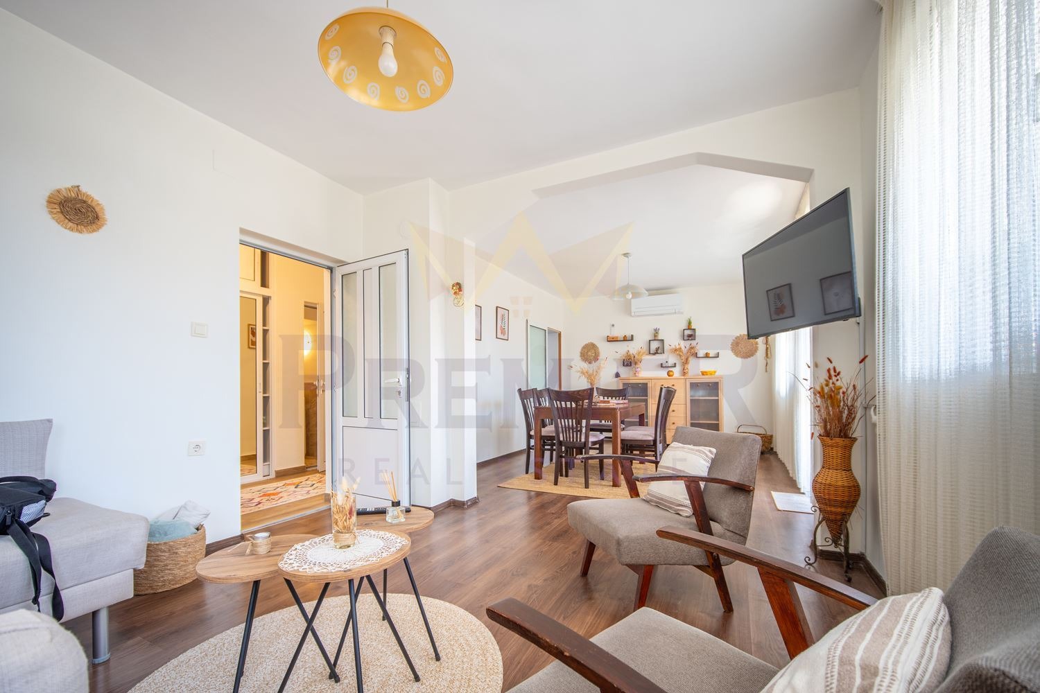 Дава под наем КЪЩА, гр. Бургас, Сарафово, снимка 2 - Къщи - 53899019