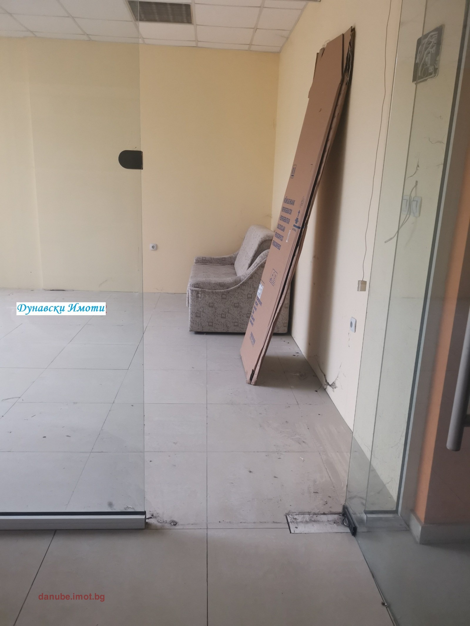 Дава под наем МАГАЗИН, гр. Русе, Родина 1, снимка 3 - Магазини - 53896703