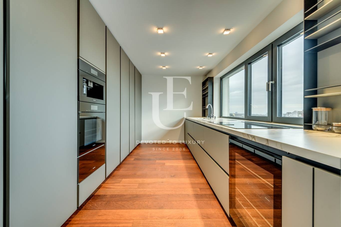 Дава под наем 4-СТАЕН, гр. София, Лозенец, снимка 14 - Апартаменти - 53501785