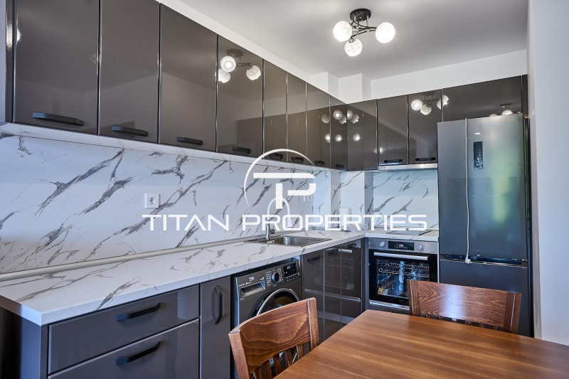 Дава под нем  2-стаен, град Пловдив, Център •  475 EUR • ID 55820687 — holmes.bg - [1] 