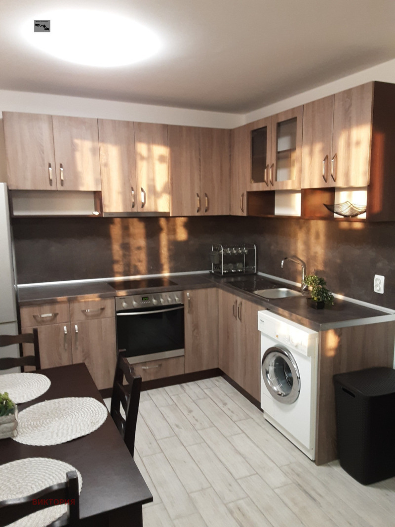 Дава под наем  2-стаен град Пазарджик , Устрем , 63 кв.м | 67250650
