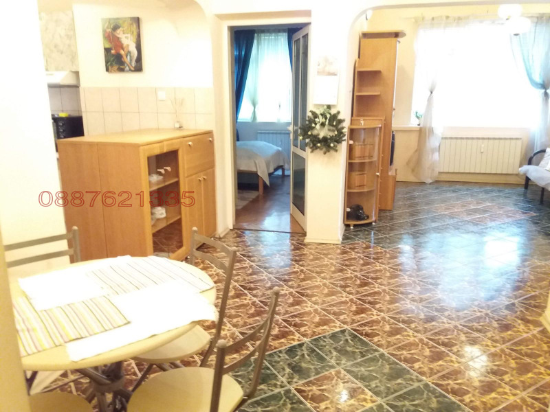Te huur  Studio Sofia , Tsentar , 75 m² | 55873307 - afbeelding [3]