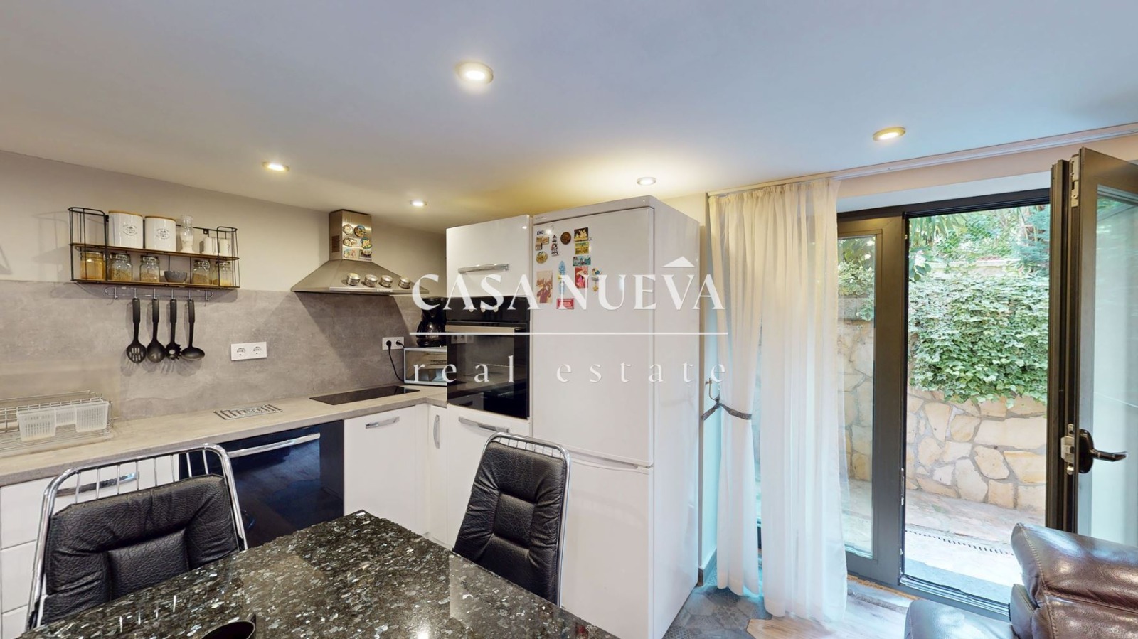 Дава под наем 2-СТАЕН, гр. София, Център