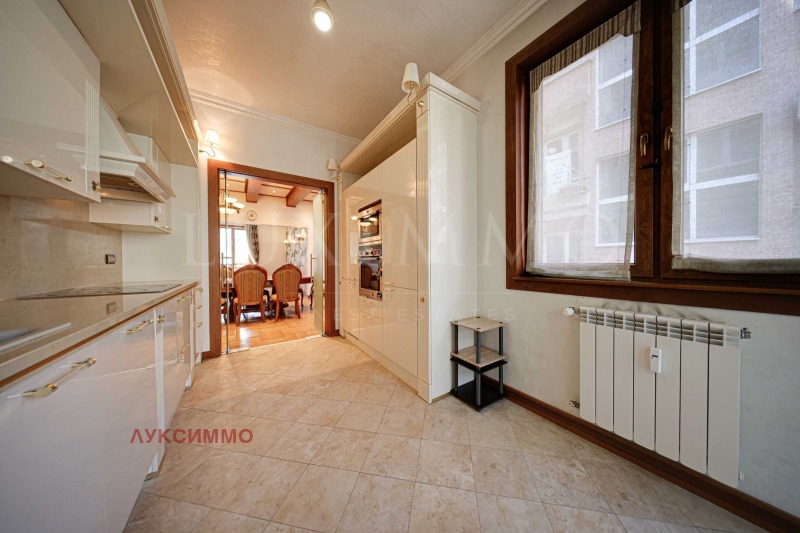 De inchiriat  3 dormitoare Sofia , Țentâr , 200 mp | 91535556 - imagine [7]