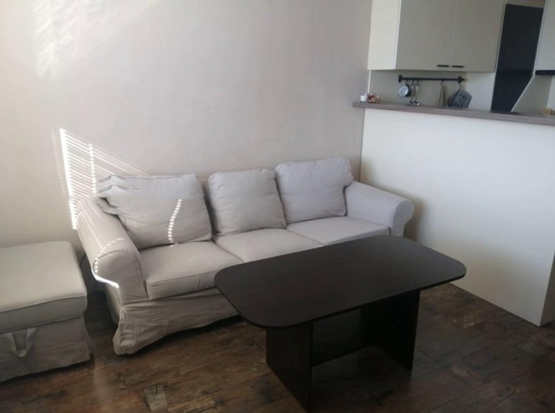 Дава под нем  2-стаен, град София, Дружба 1 •  325 EUR • ID 47438822 — holmes.bg - [1] 