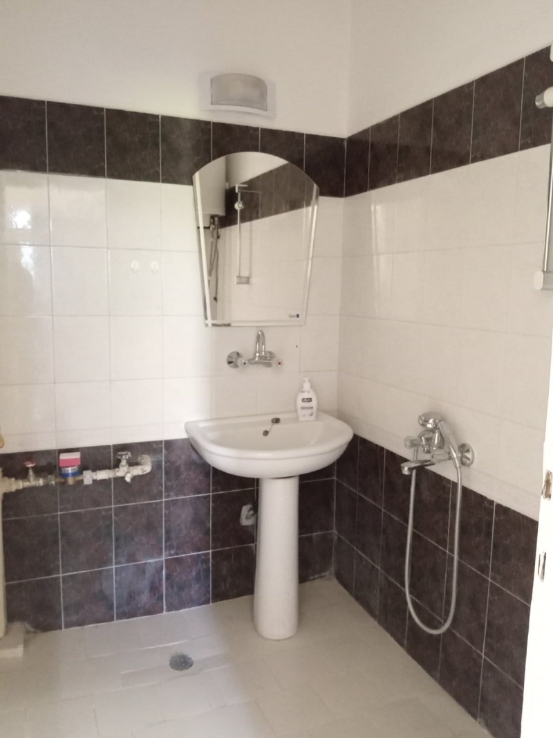 Vuokrattavana  Toimisto Plovdiv , Tsentar , 110 neliömetriä | 48602529 - kuva [10]