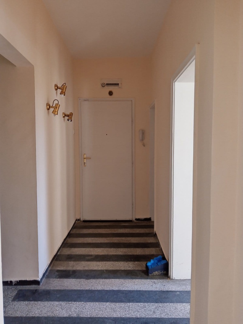 Vuokrattavana  Toimisto Plovdiv , Tsentar , 110 neliömetriä | 48602529 - kuva [3]