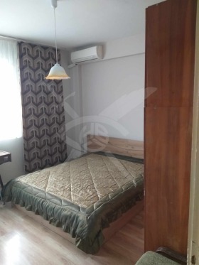 1 quarto Pogrebi, Varna 4