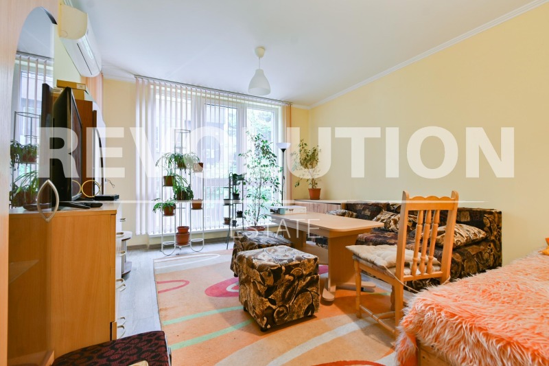 De inchiriat  1 dormitor Sofia , Sveta Troița , 65 mp | 63552050 - imagine [2]