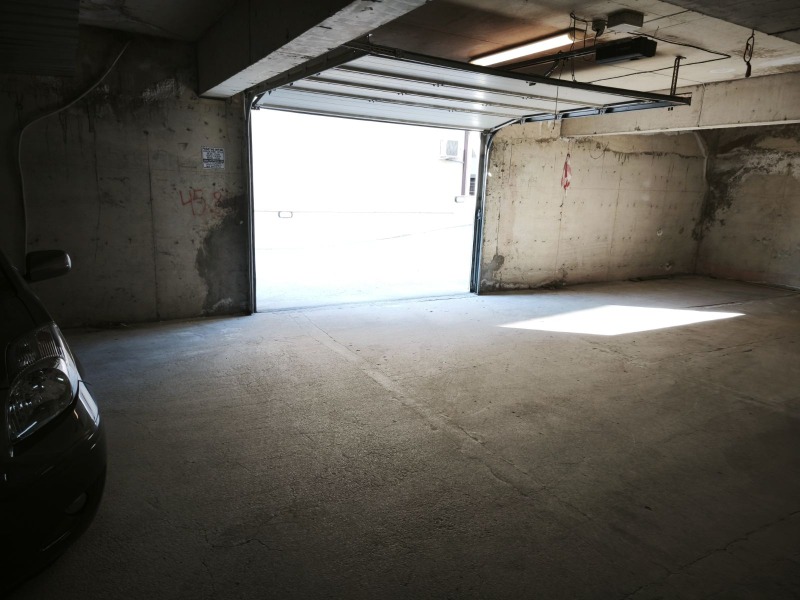 Дава под наем ГАРАЖ, ПАРКОМЯСТО, гр. Варна, Бриз, снимка 5 - Гаражи и паркоместа - 52782504