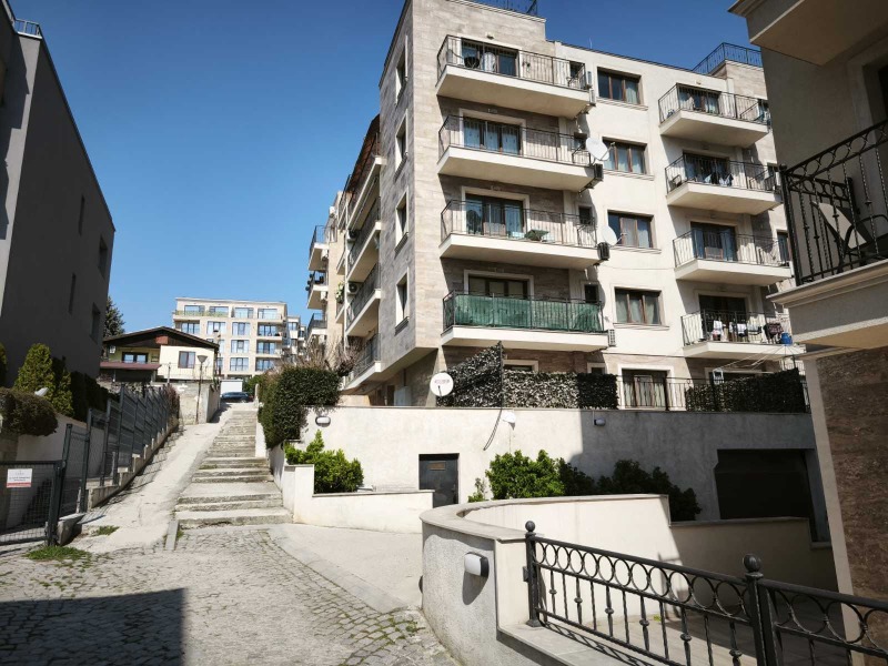 Дава под наем ГАРАЖ, ПАРКОМЯСТО, гр. Варна, Бриз, снимка 2 - Гаражи и паркоместа - 52782504