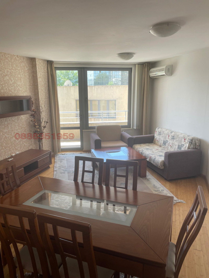 A louer  1 chambre Sofia , Iztok , 70 m² | 46702376