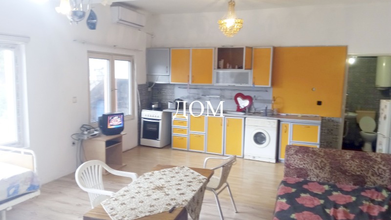 Под наем 1-СТАЕН, град Шумен, Болницата • 350 лв. / 178.95 € • 60507800 1