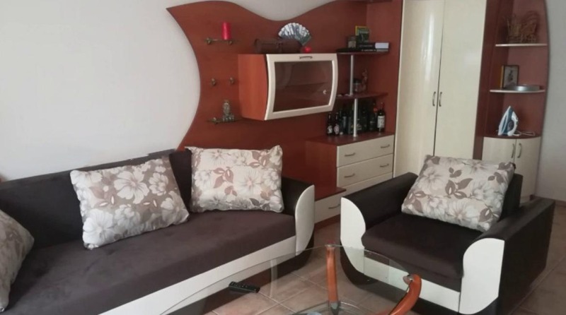 Дава под нем  3-стаен, град София, Оборище •  725 EUR • ID 24312333 — holmes.bg - [1] 