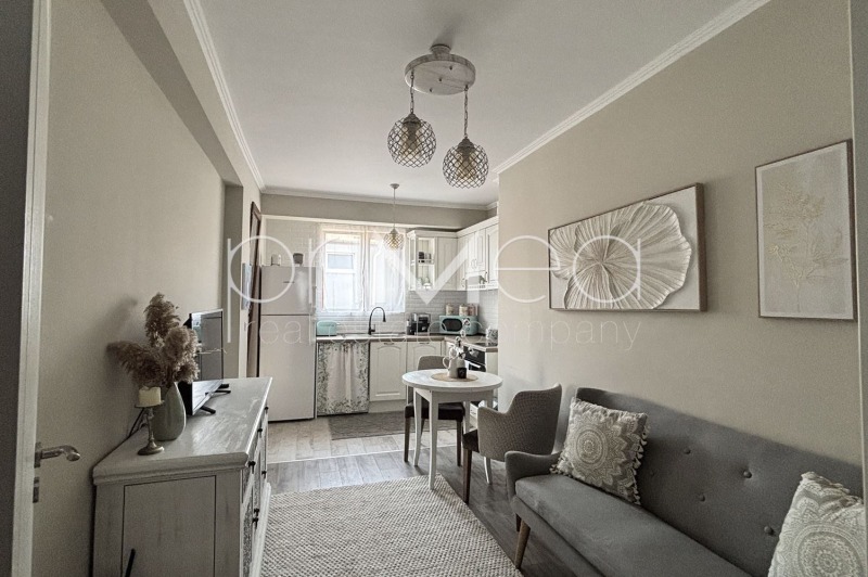 A louer  2 chambres Bourgas , Vazrajdane , 83 m² | 32210980