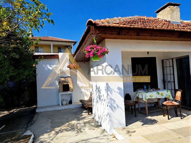 Под наем КЪЩА, град Варна, Бриз • 614 € / 1200.88 лв. • 74409826 1