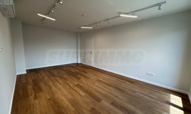 De inchiriat  Birou Sofia , Vitoșa , 111 mp | 28554110 - imagine [5]