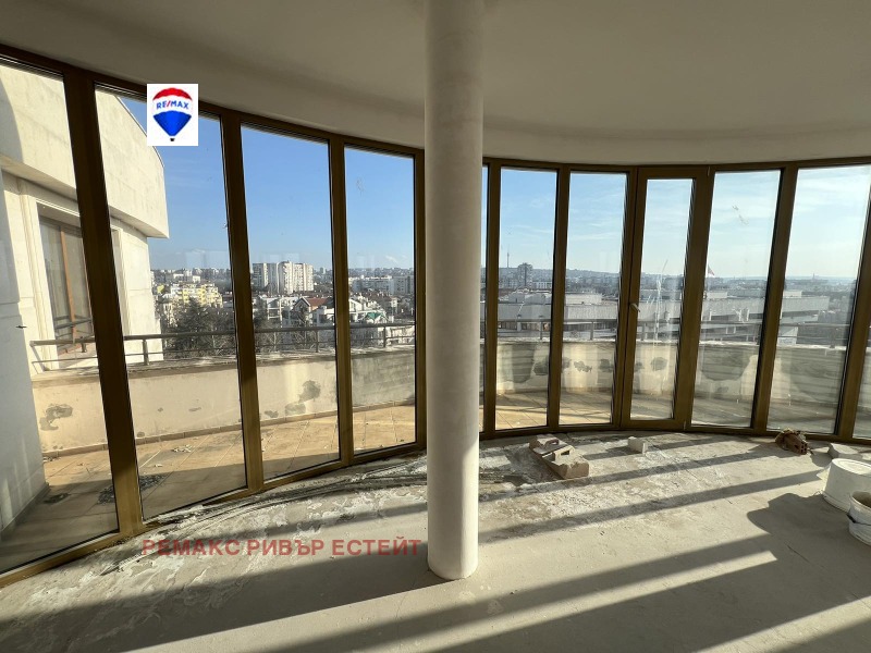 Дава под Наем ОФИС в град Русе, Център - 205 кв.м / 1 023 € » 2 000.81 лв., РЕМАКС РИВЪР ЕСТЕЙТ