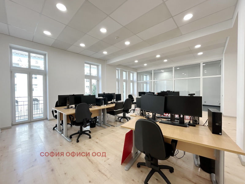 Дава под наем  Офис град София , Център , 250 кв.м | 94358588