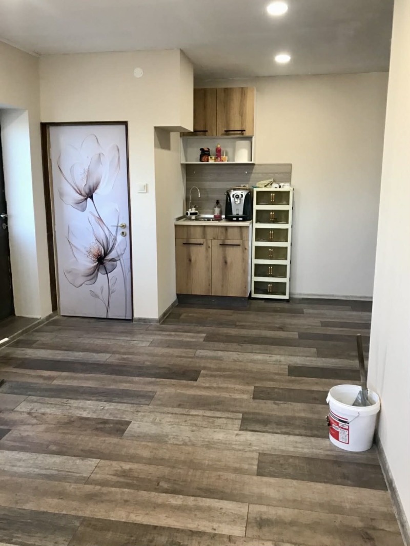 Дава под наем БИЗНЕС ИМОТ, гр. Русе, Здравец Изток