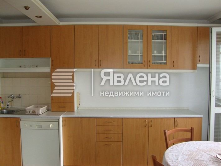 Дава под наем 3-СТАЕН, гр. София, Гоце Делчев, снимка 10 - Апартаменти - 54419271