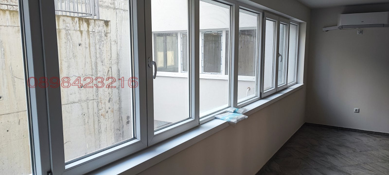 Дава под наем ОФИС, гр. Шумен, Център, снимка 2 - Офиси - 52786088