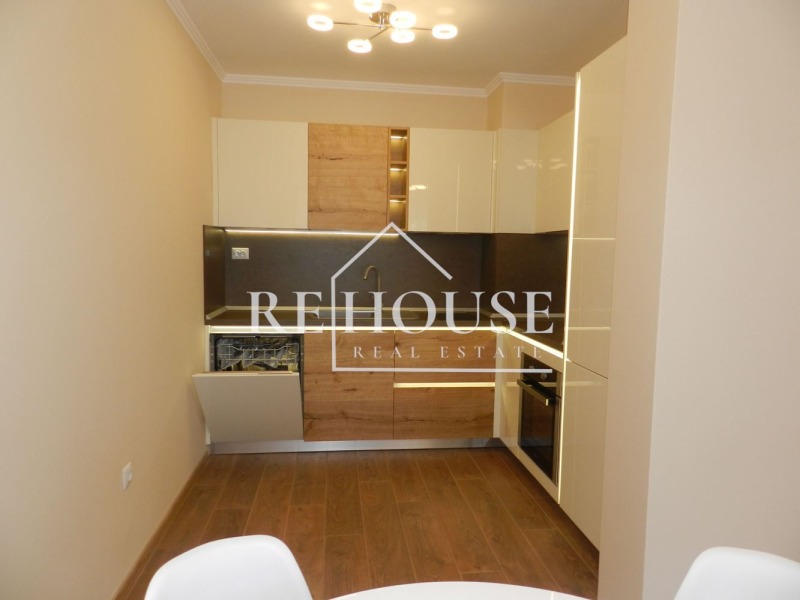 Do wynajęcia  1 sypialnia Warna , Ljatno kino Trakija , 70 mkw | 36149953 - obraz [3]