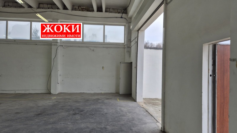 Дава под наем СКЛАД, гр. Батановци, област Перник, снимка 2 - Складове - 51901159