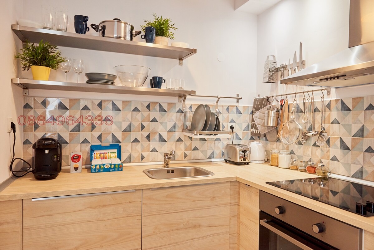 Дава под наем 3-СТАЕН, гр. София, Лозенец, снимка 2 - Апартаменти - 53763138