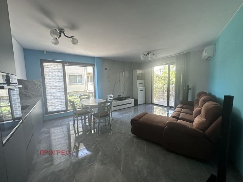 De inchiriat  2 dormitoare Plovdiv , Țentâr , 100 mp | 49847033