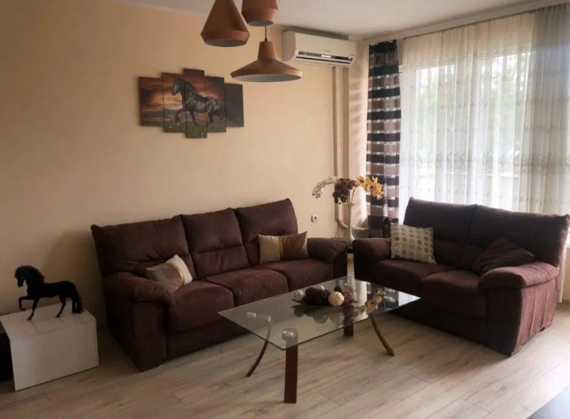 Дава под наем  3-стаен град Пловдив , Младежки Хълм , 125 кв.м | 45699587