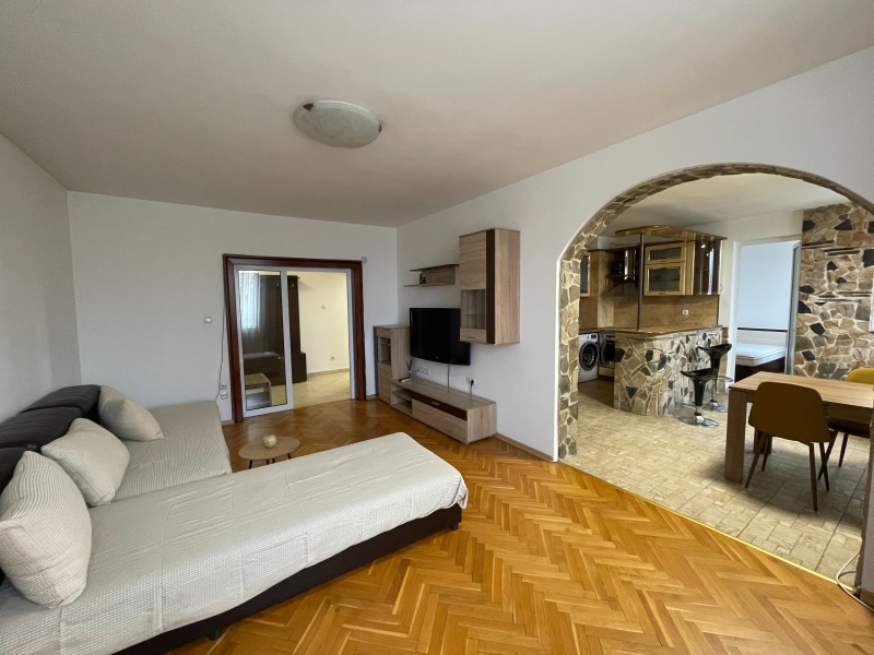 Дава под Наем 3-СТАЕН в град София, Център - 120 кв.м / 800 € » 1 564.66 лв., ПРОПЪРТИ МЕНИДЖМЪНТ ПРО ЕООД